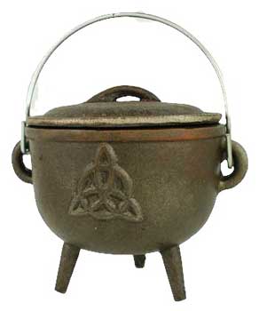 Triquetra cast iron cauldron 4 1/2"